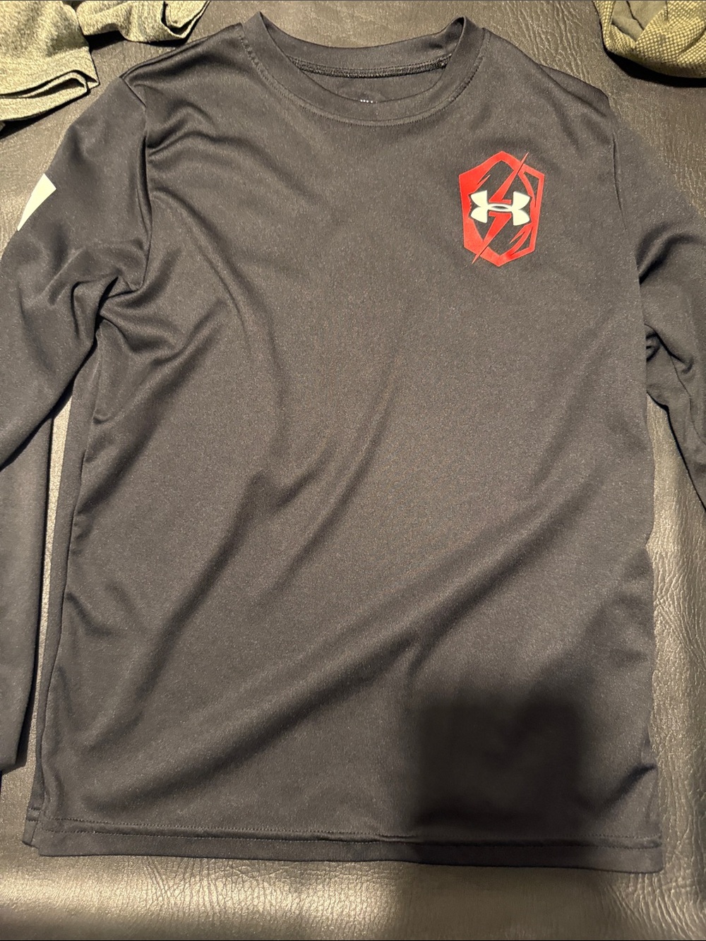 Lot of 3 Under Armour Boys long sleeves - Picture 3 of 6